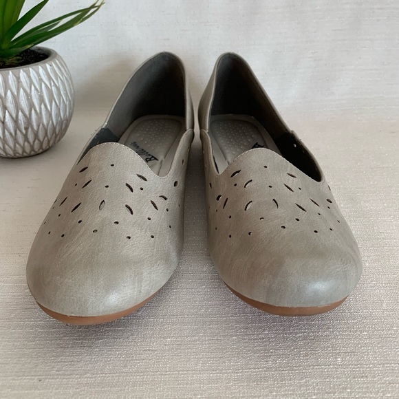 Bellini Marshmallow Gray Faux Leather Flats Woman’s 10M - Picture 5 of 15